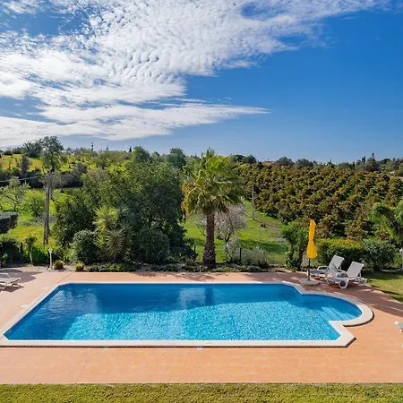 Family With Pool 4* אלבופיירה